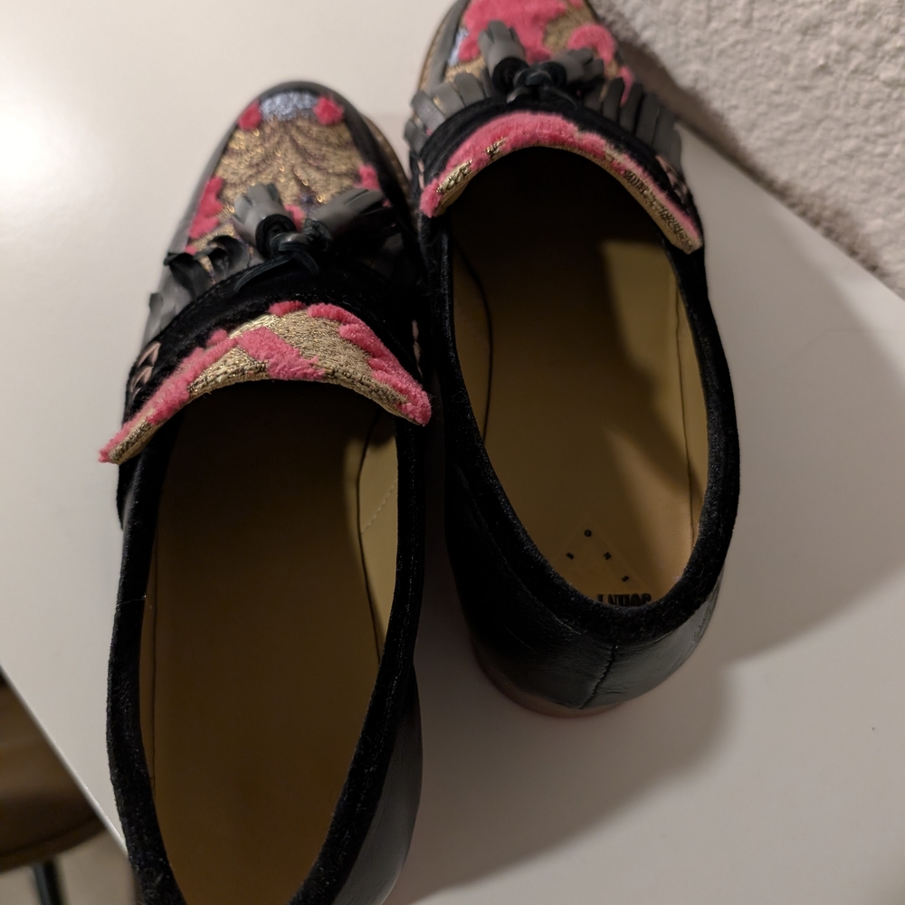 Floral Patterned Loafers with Tassels - Picture 5 of 12